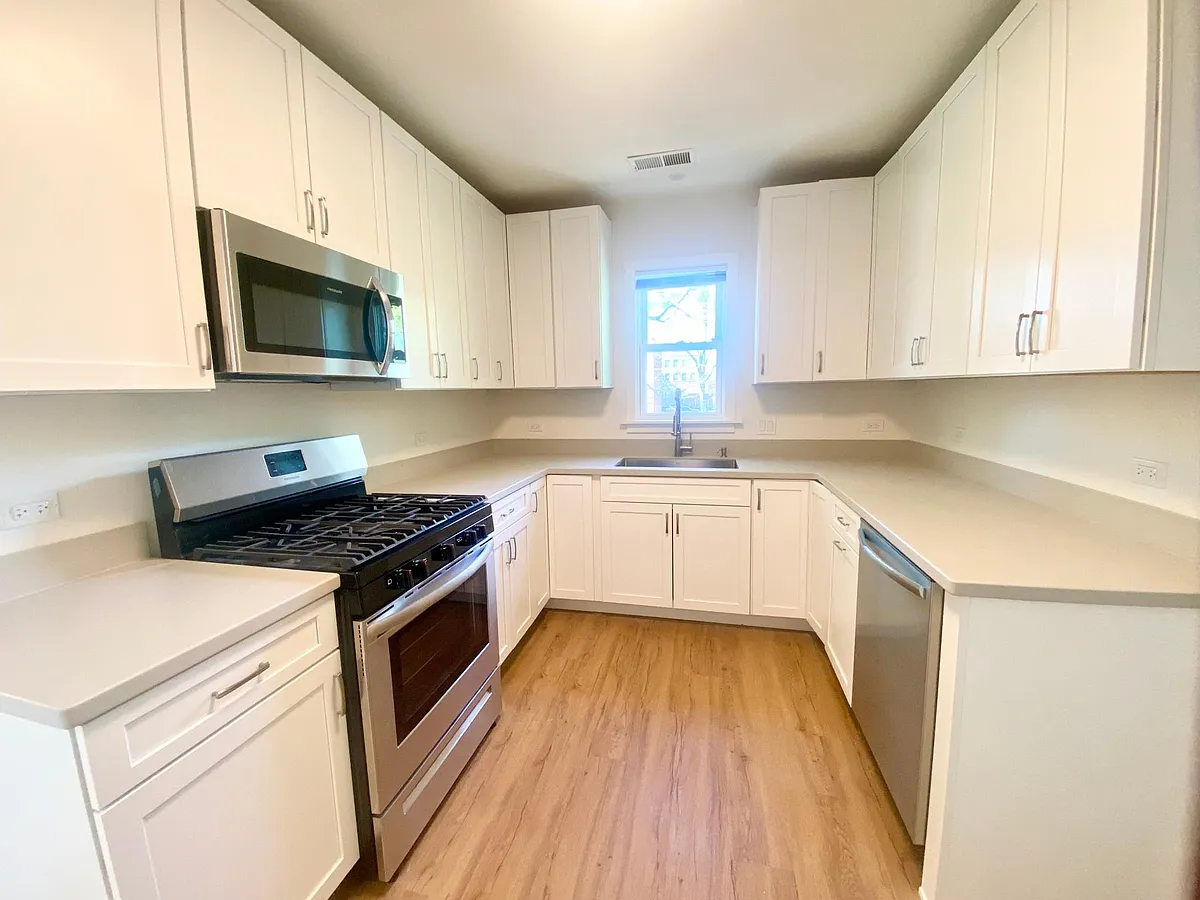 Building Photo - 304 Noble Ave #2
