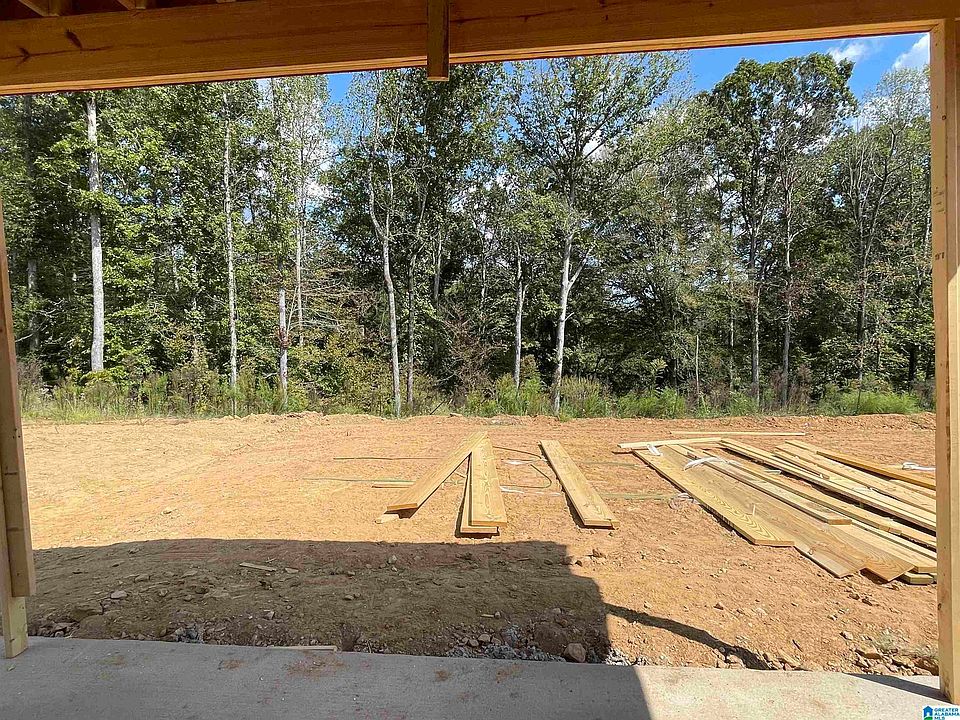 2nd image of 2424 Murphy Dr