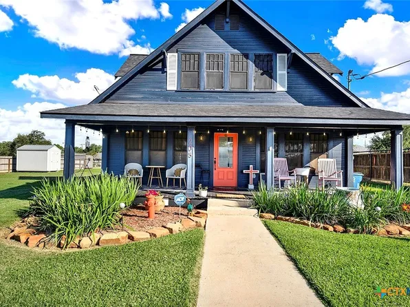 205 Brinkoeter St, Poth, TX 78147