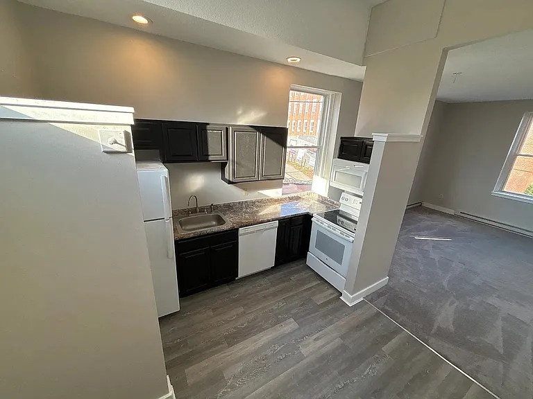 71-103 Front Street — Photo 7
