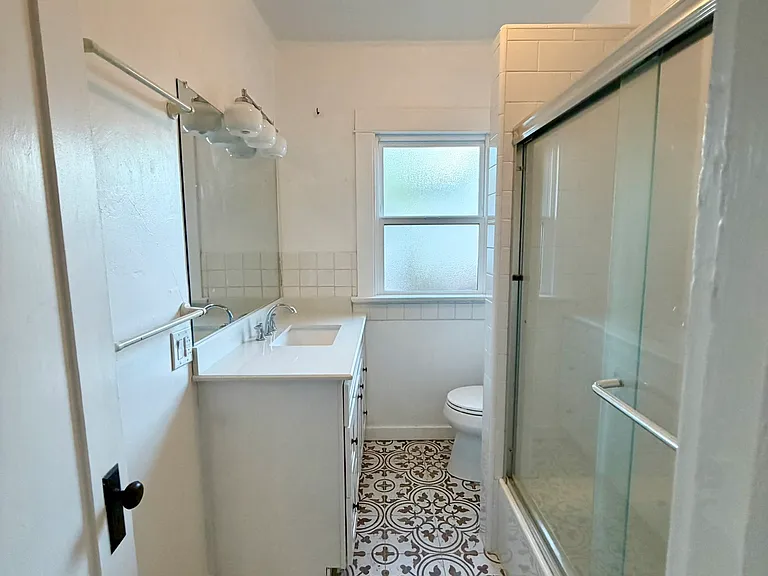 2409 E Mabel St — Photo 13