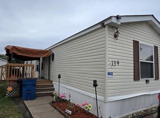 5112 N Fairmount St Trailer 139, Davenport, IA 52806