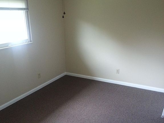4th image of 2333 Pinewood Dr