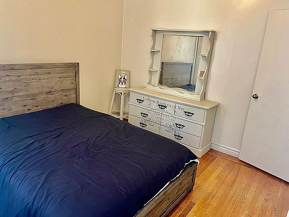 4th image of 24 Cooper St APT 3b