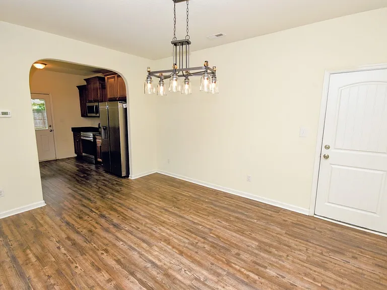 4115 Franklin St — Photo 11