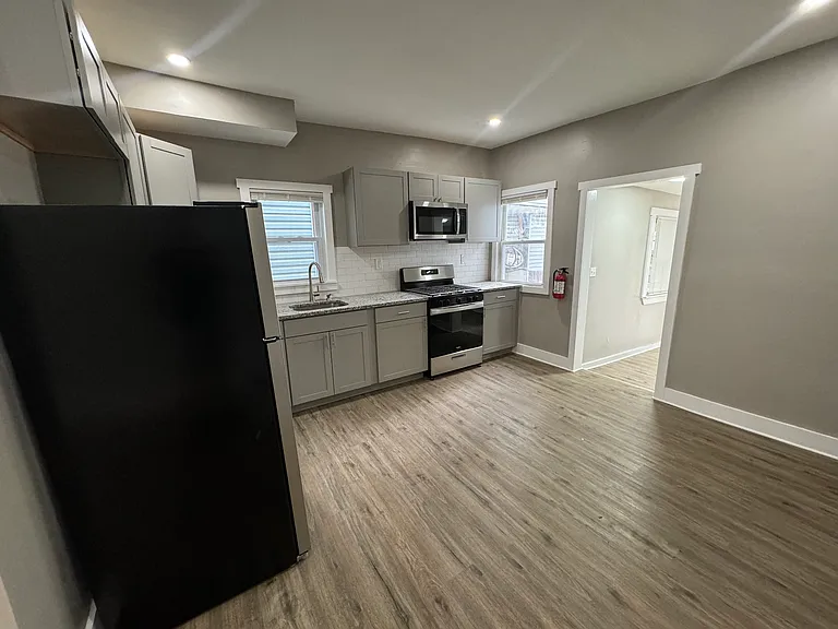 149 E Federal St — Photo 4