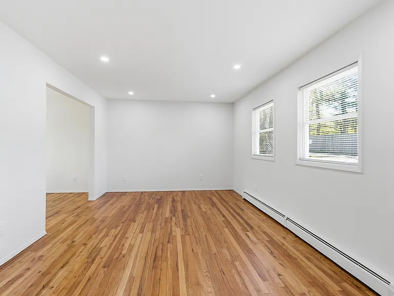 41-43 Potter Ln #41 — Photo 3