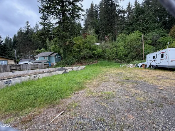 1103 NW A St, Toledo, OR 97391
