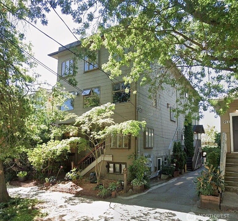 1st image of 907 15th Avenue
