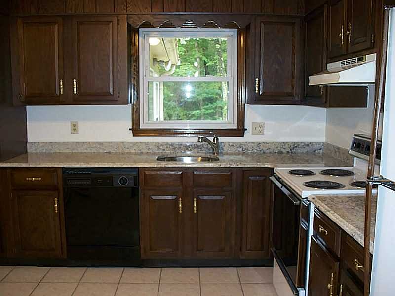 1st image of 300 Buxton St