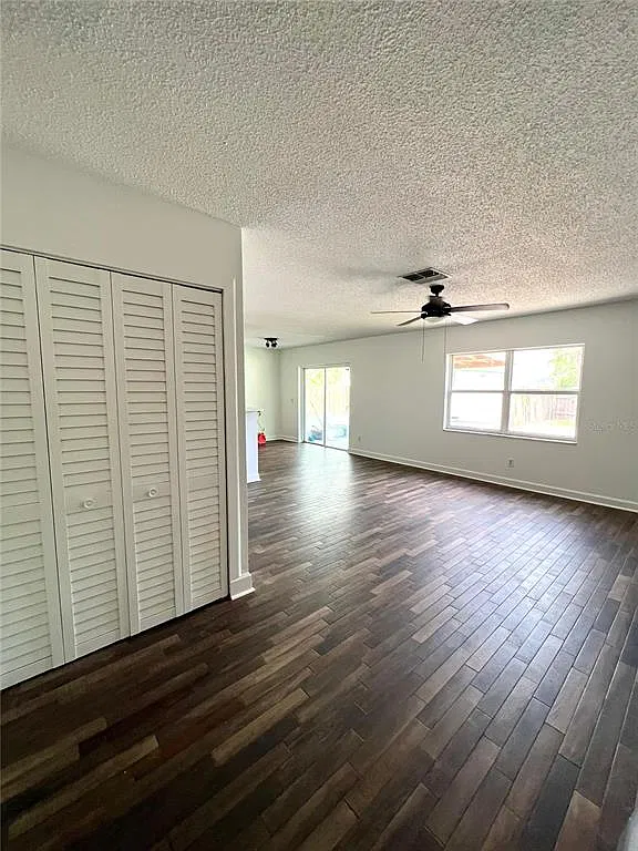 2 bed, 1.0 bath, 1244 sqft, $2,400 — Photo 3