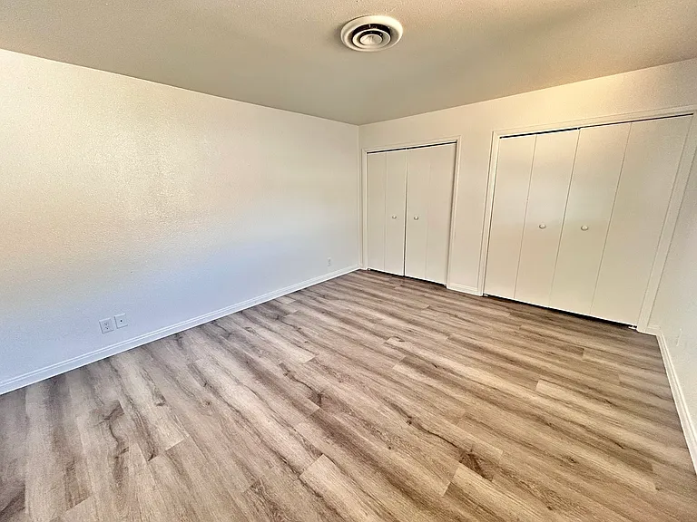 28057 Washington Ave — Photo 22
