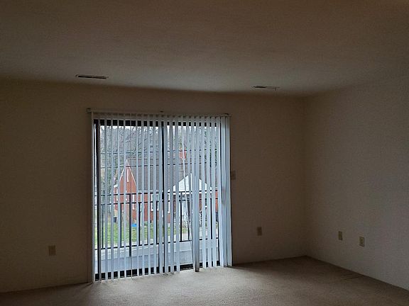 2nd image of 851 E Washington Ave APT A10