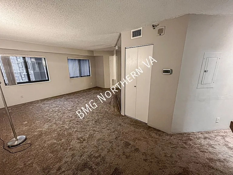 900 N Stafford St #1010 — Photo 3