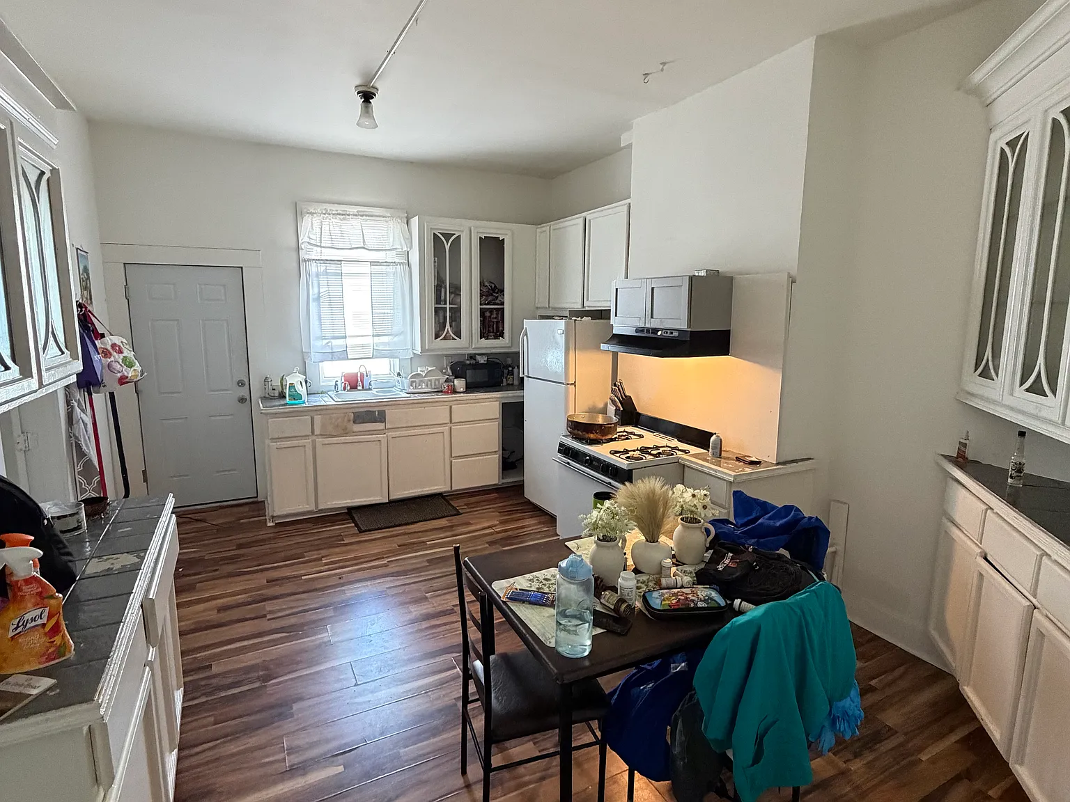 2 bed, 1020 sqft, $1,950 — Photo 2