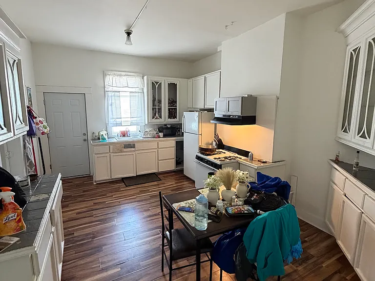 367 Howard Ave #1L — Photo 5