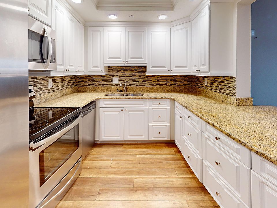 Crescent Kitchen