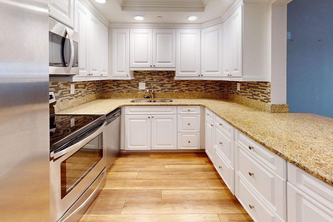 Crescent Kitchen