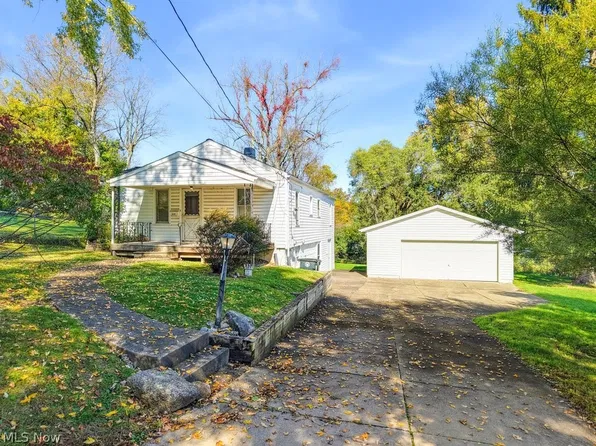 2417 Kermit Ave, Akron, OH 44305