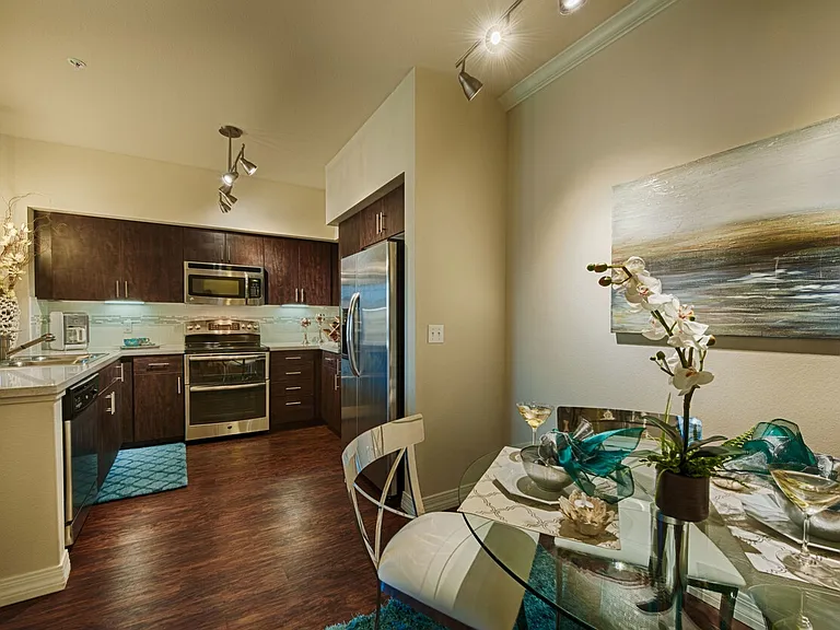 One North Scottsdale Apartments — Photo 4