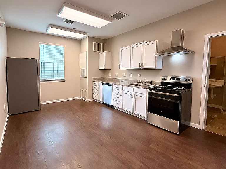 Riverside Living — Photo 24