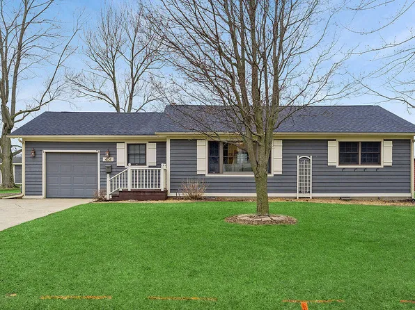 404 Sherwood Ave, Three Oaks, MI 49128