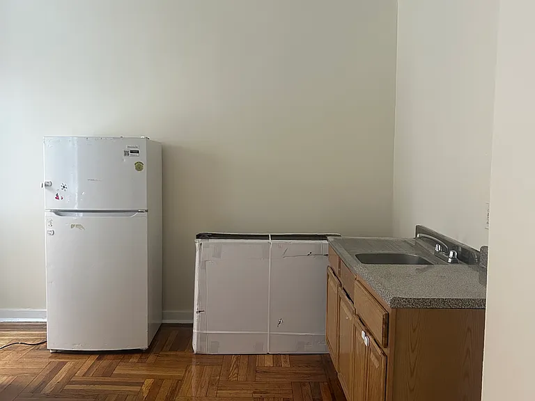 1136 Stratford Ave #10 — Photo 8