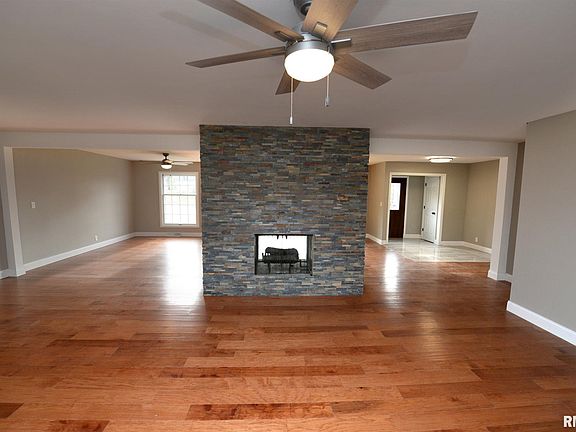 3rd image of 1317 W Holly Hedges Dr