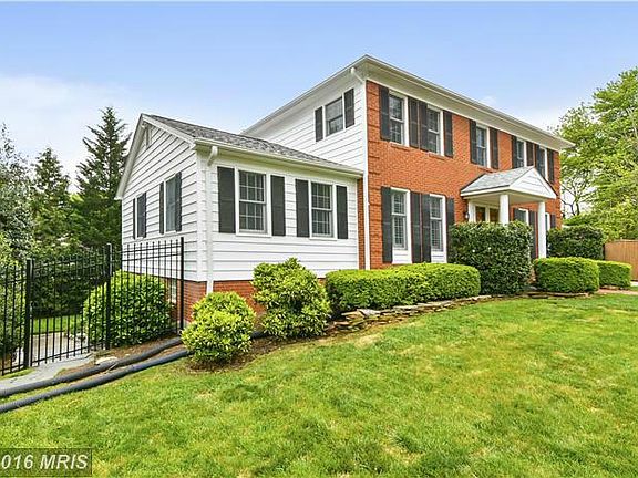 3rd image of 5911 Bing Ct