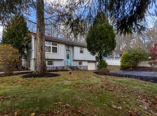 30 Valley Rd, North Grosvenordale, CT 06255