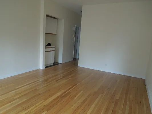 Rented by Fleet Realty | media 23