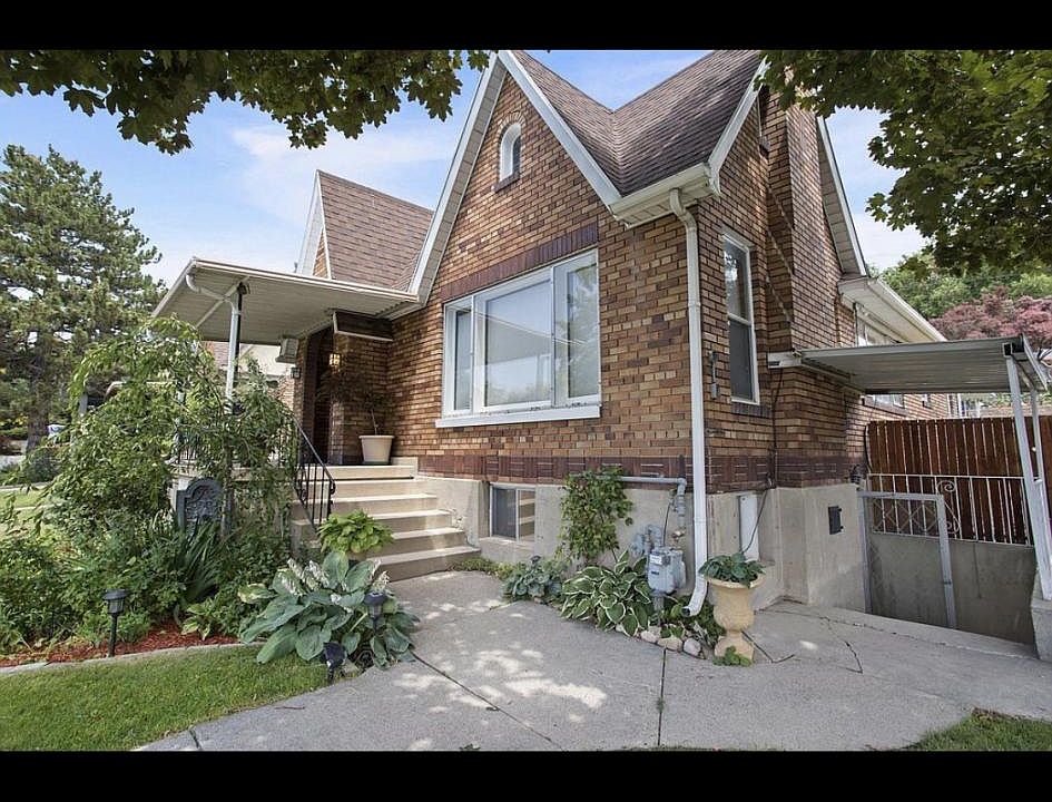 1st image of 570 N De Soto St #B