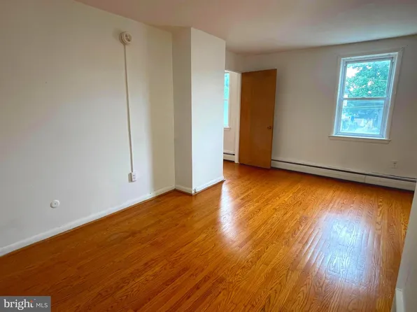 6649 Hegerman St, Philadelphia, PA 19135