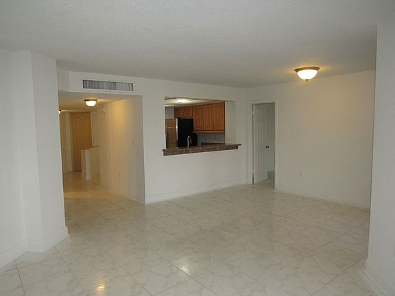 4th image of 8740 NW 40th St APT 205
