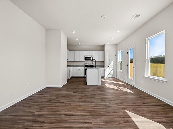 3rd image of 2041 Valley Run