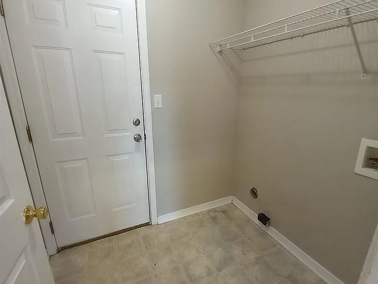 537 Batten Blvd — Photo 5