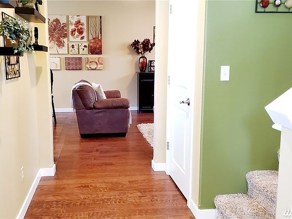 5th image of 9316 Stevens Ct NE