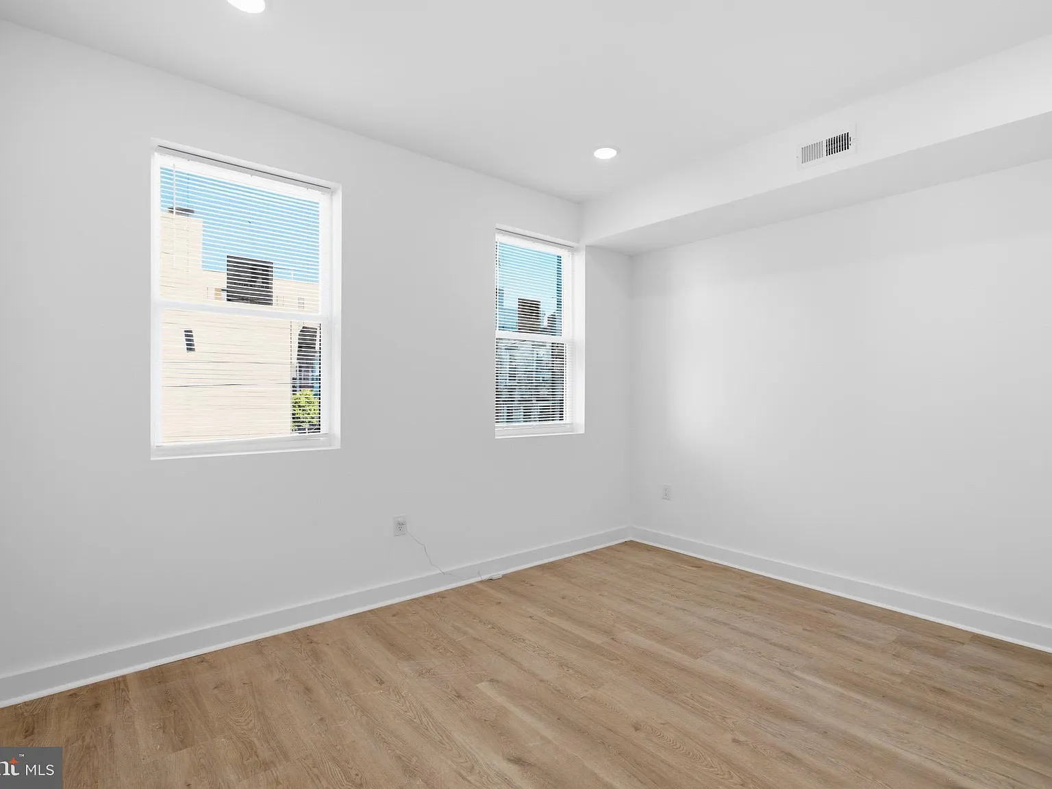 3 bed, $1,850 — Photo 4