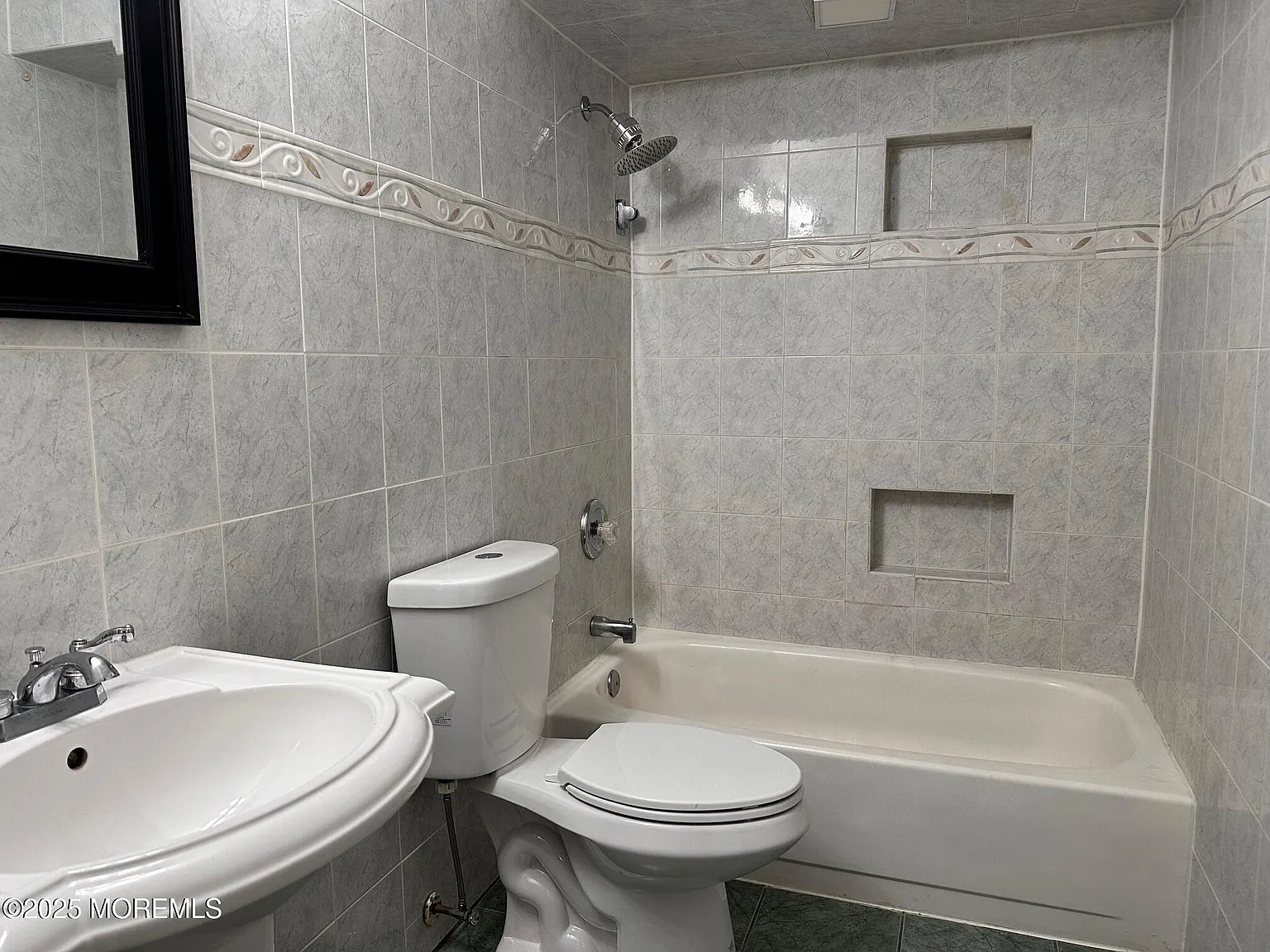 4 bed, 2.5 bath, 2125 sqft, $3,600 — Photo 4
