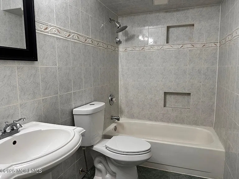 702 Cassville Rd — Photo 4