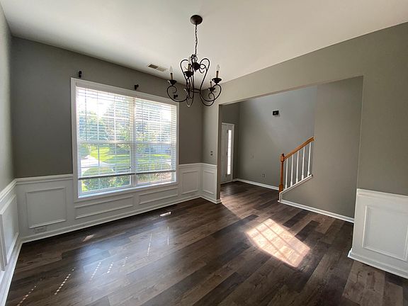 5th image of 121 Morrocroft Ln