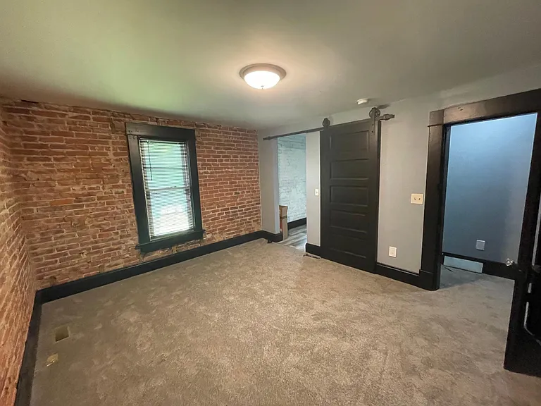 272 S Green St — Photo 12