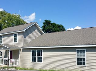 122 Fairview Dr, Hancock, MD 21750