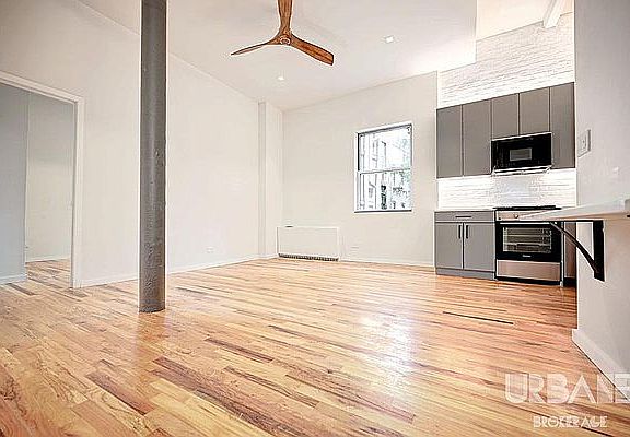2nd image of 123 Bank St #471
