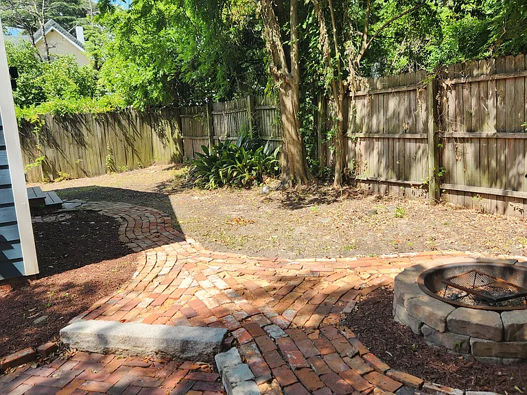 207 Highland Ave — Photo 13