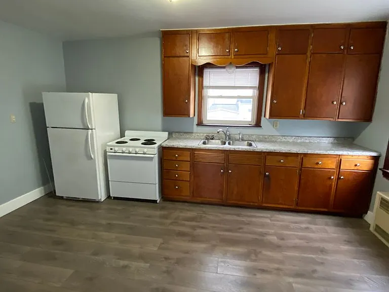 604 F Ave — Photo 2