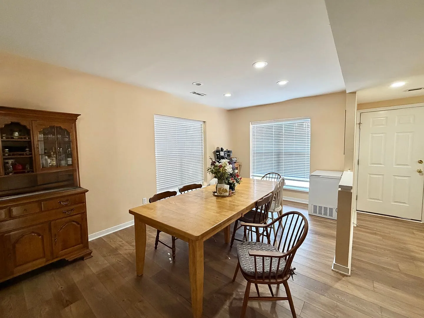 2302 Fontaine Ave — Photo 3