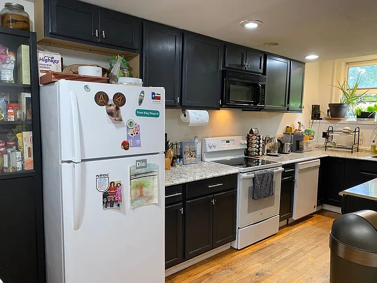 595 Pickett St SE #C — Photo 9