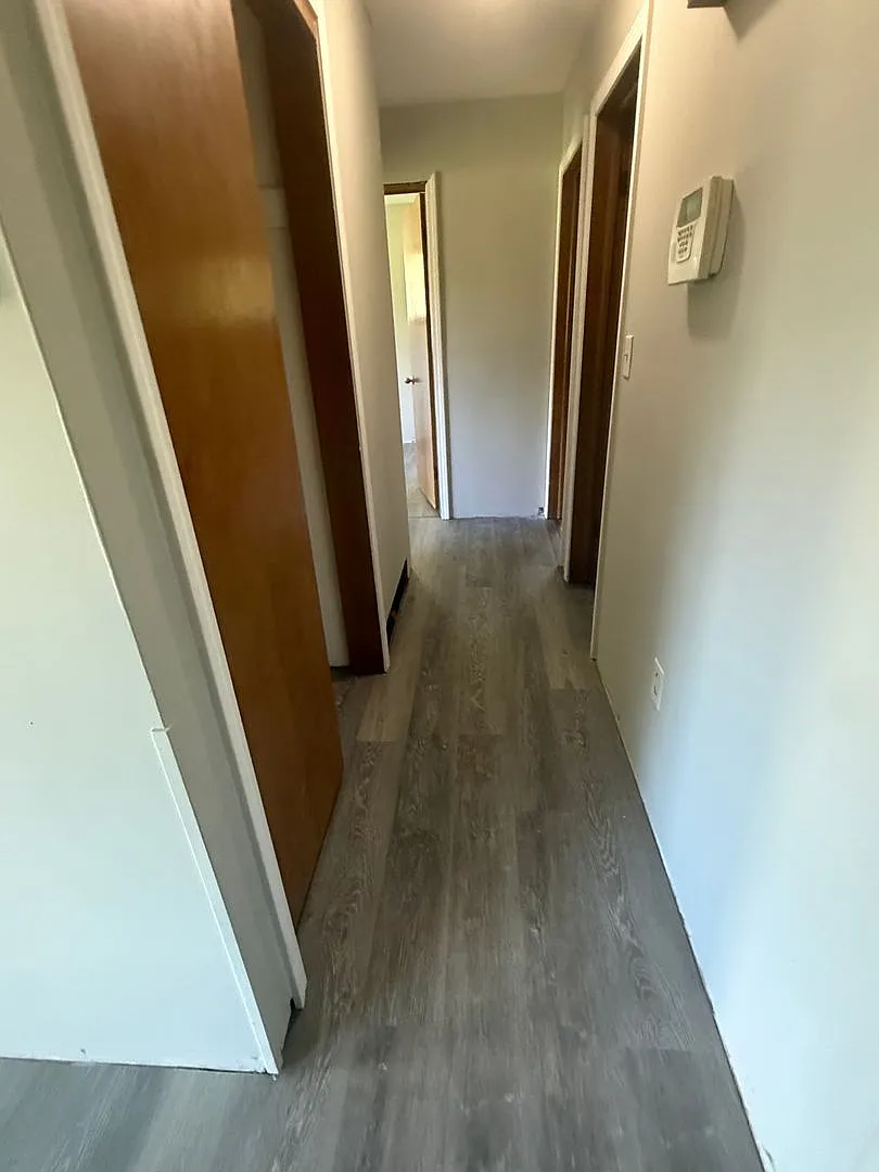 3bdrm House For Rent — Photo 2