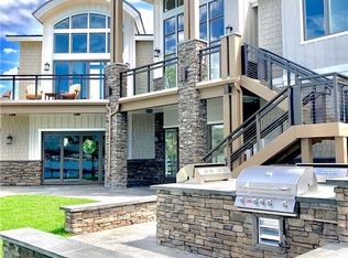 1328 W Woodin Ave #D-17, Chelan, WA 98816
